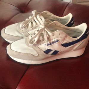 Reebok classics legacy size 9men